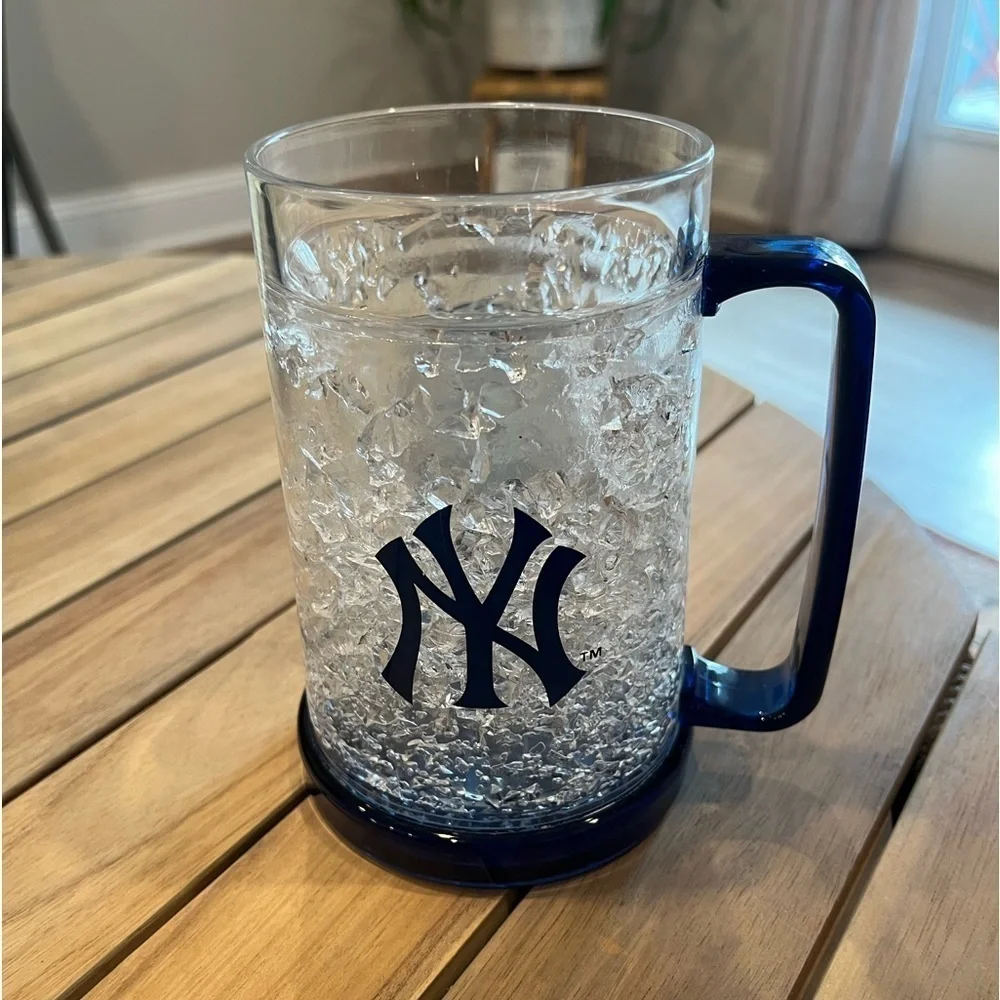 YANKEE STADIUM 2009 INAUGURAL SEASON INSULATED MUG W/HANDLE MLB